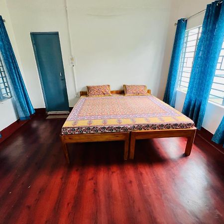 Levi Home Guest House & Retreat Centre Силигури Екстериор снимка