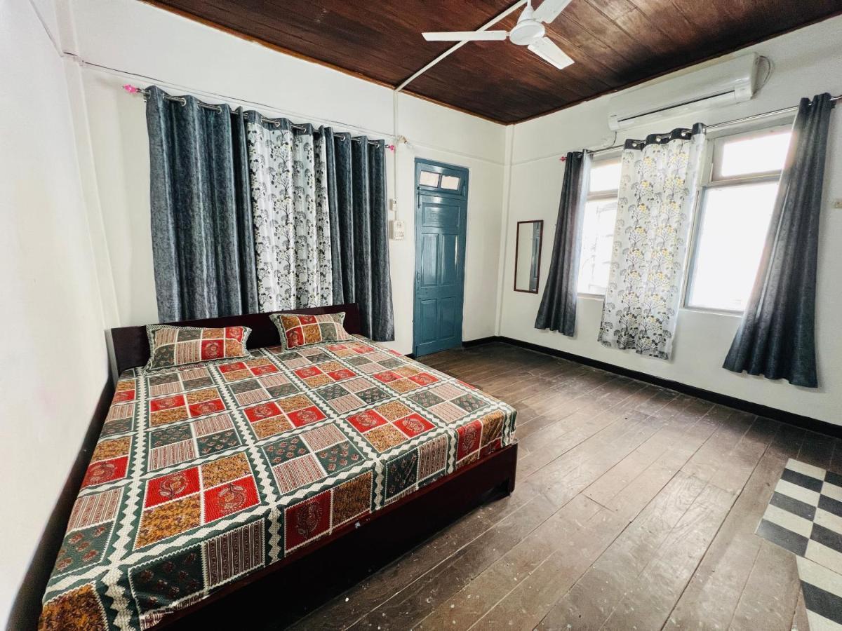 Levi Home Guest House & Retreat Centre Силигури Екстериор снимка